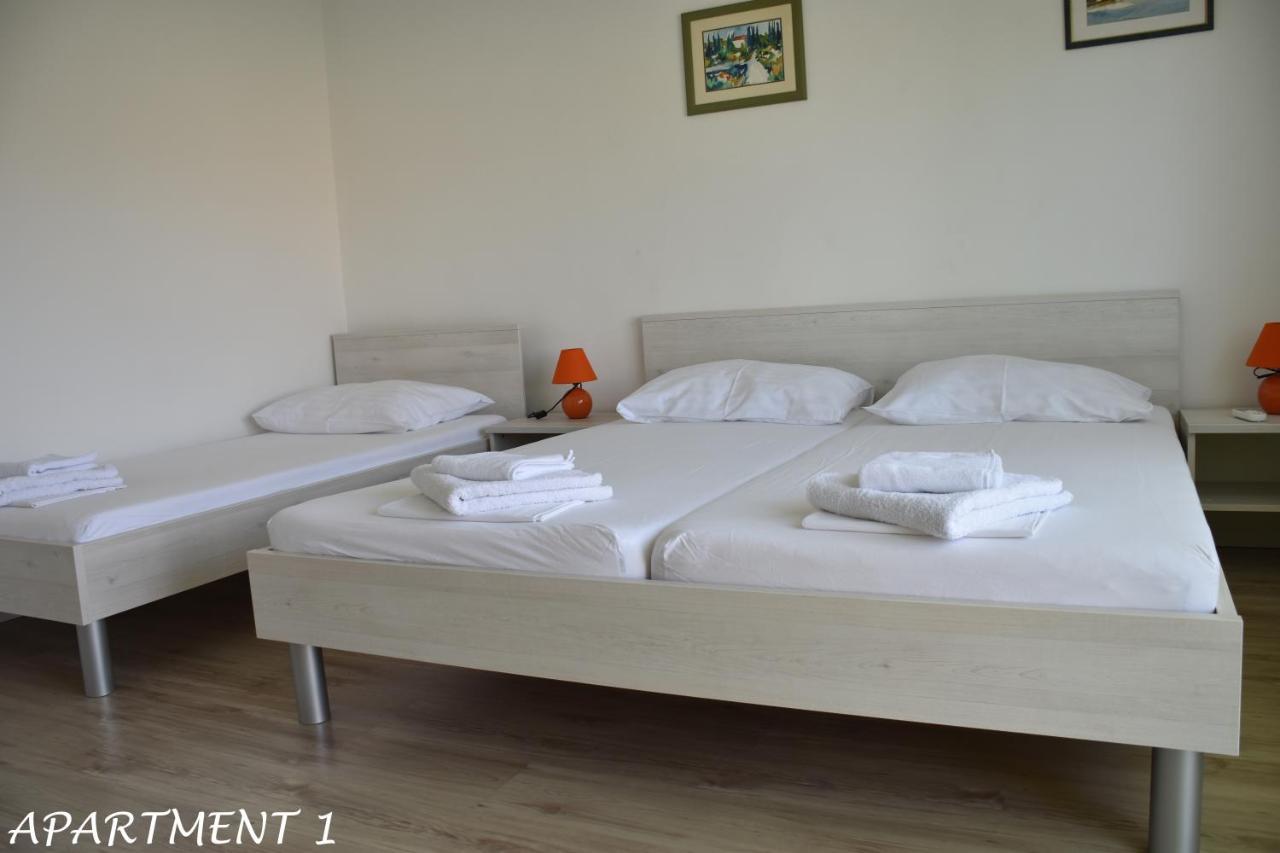 Apartments Luka Trogir Eksteriør billede