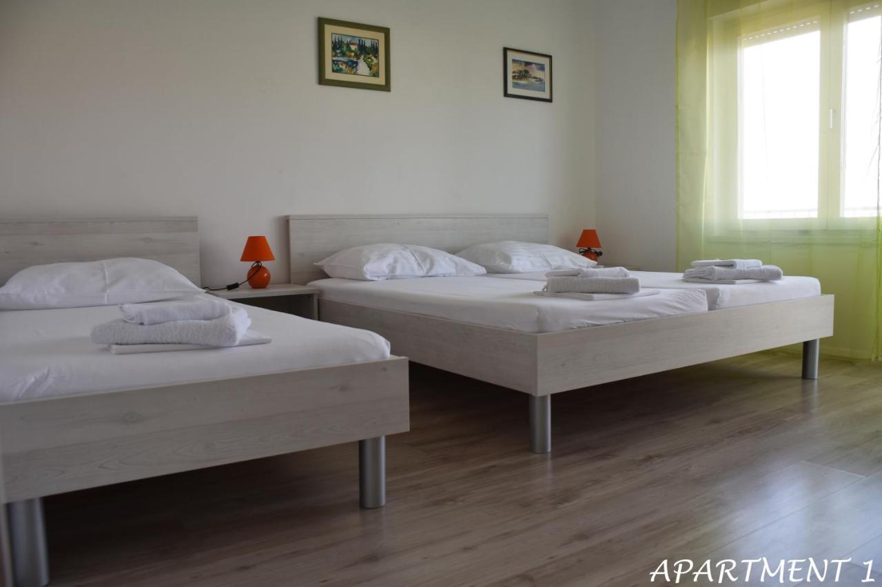 Apartments Luka Trogir Eksteriør billede