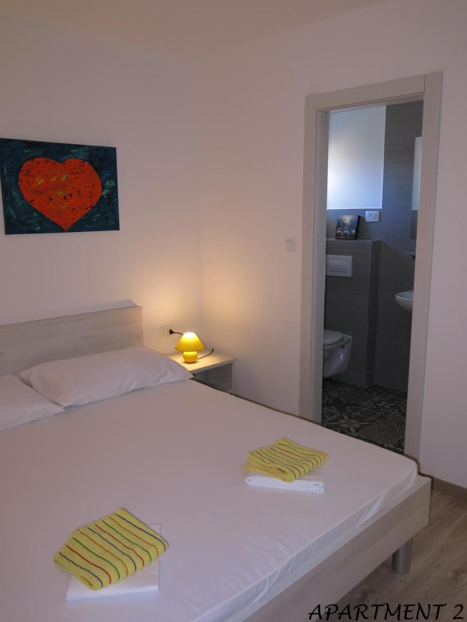 Apartments Luka Trogir Eksteriør billede