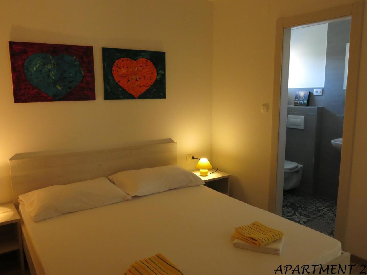 Apartments Luka Trogir Eksteriør billede