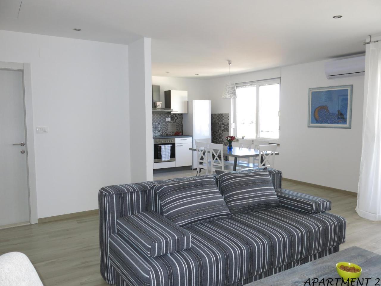 Apartments Luka Trogir Eksteriør billede